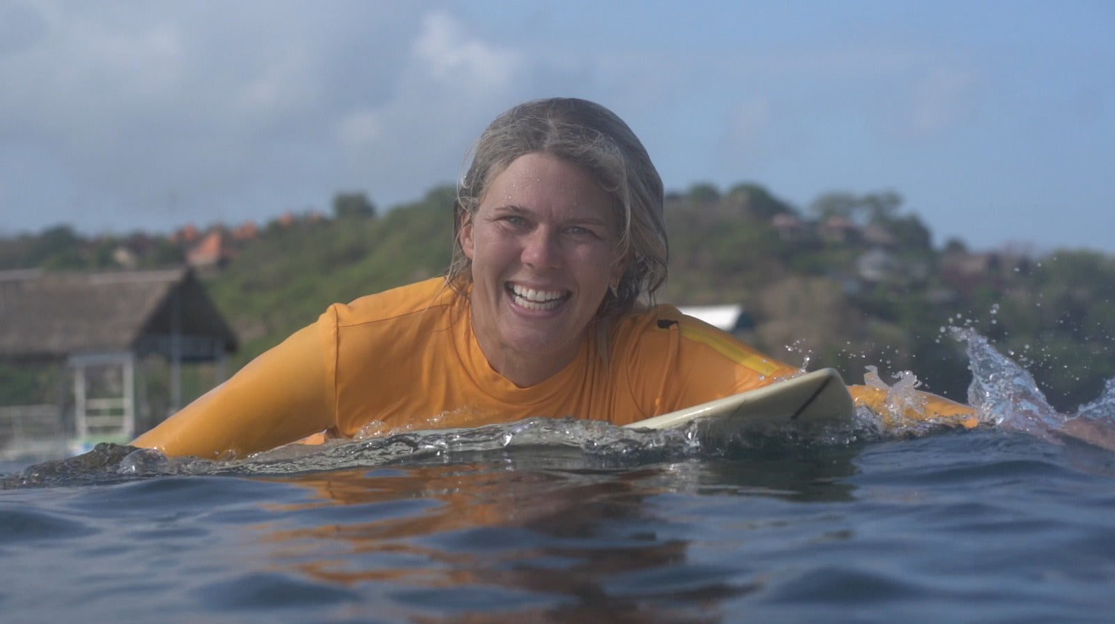 Girls who surf - Lisa – Froth Nugget